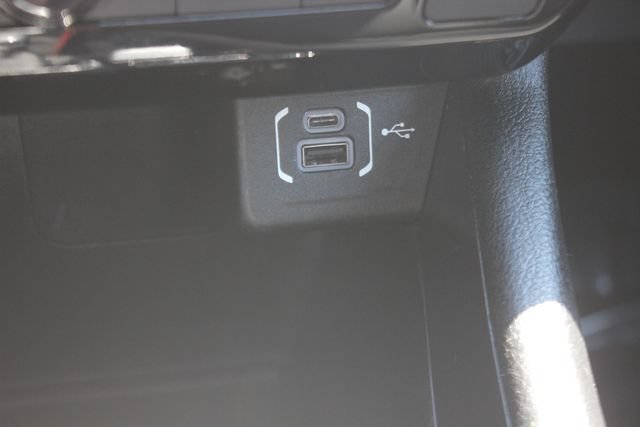 Used 2023 Jeep Compass Latitude AWD/4WD image 10