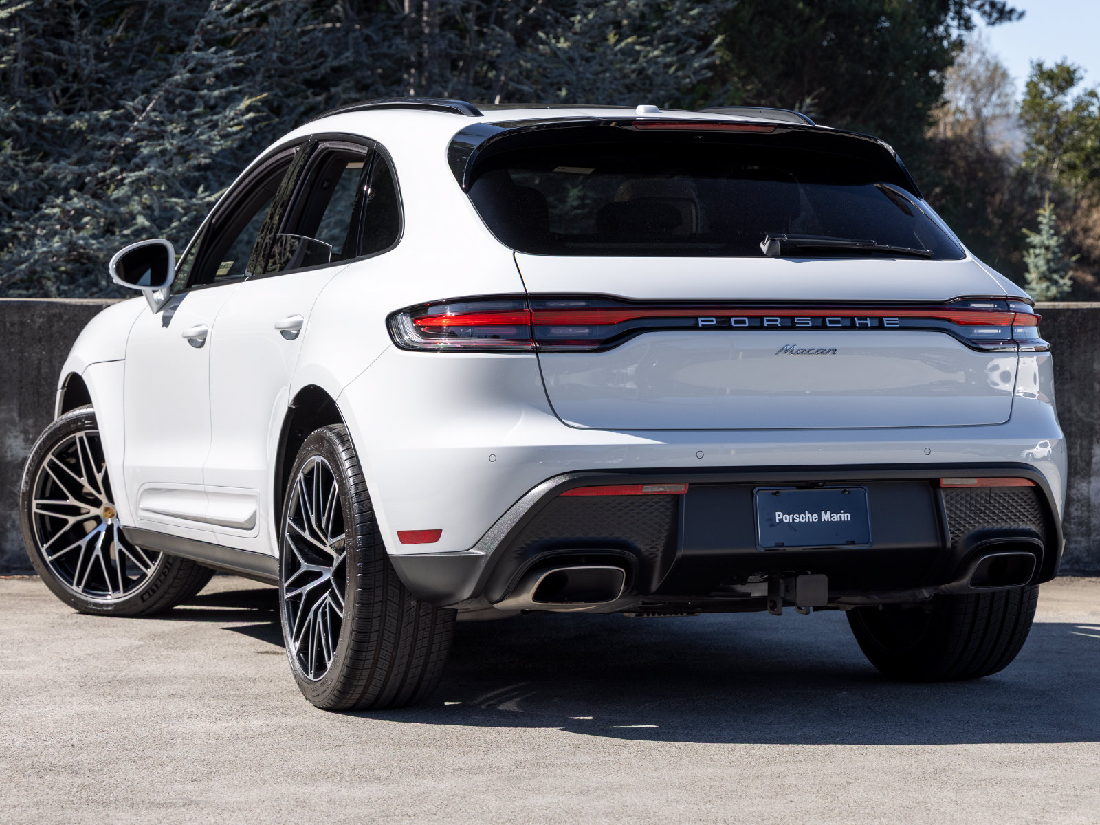 Certified 2026 Porsche Macan AWD/4WD image 3