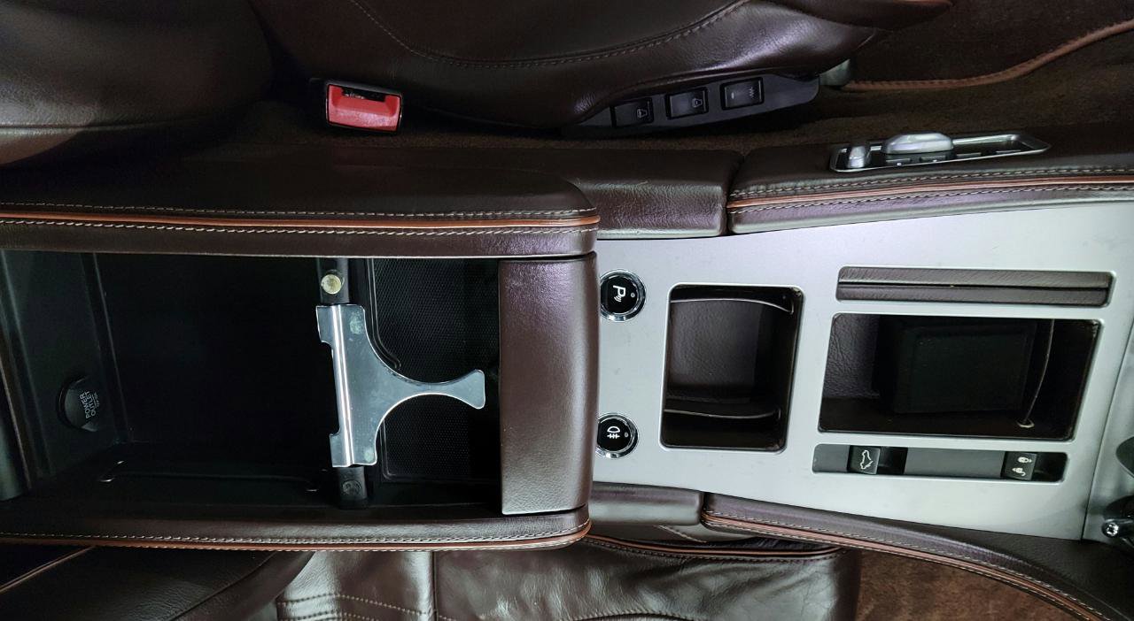 Used 2014 Aston Martin DB9 Volante RWD image 17