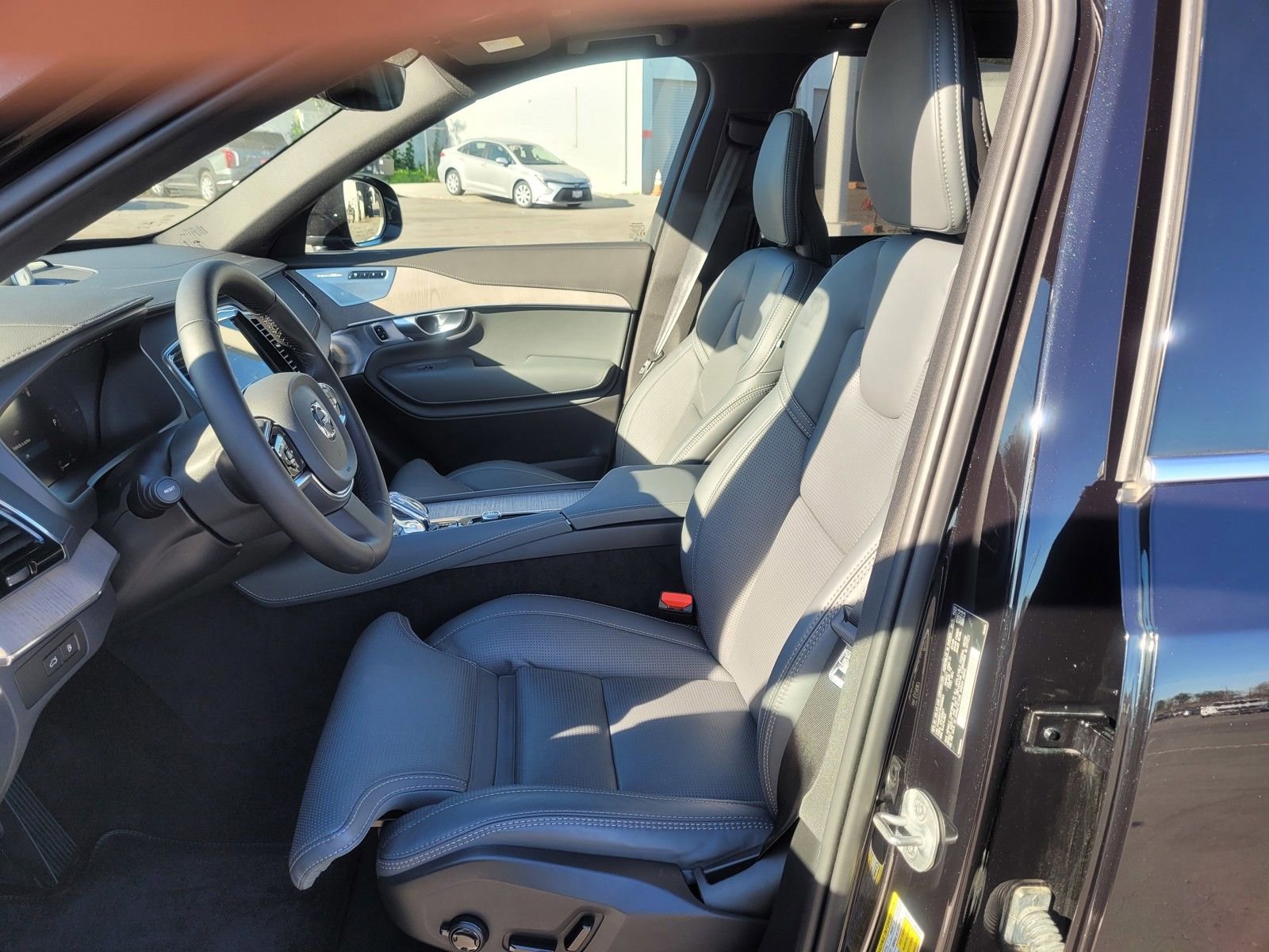 Used 2024 Volvo XC90 T8 Ultimate image 9