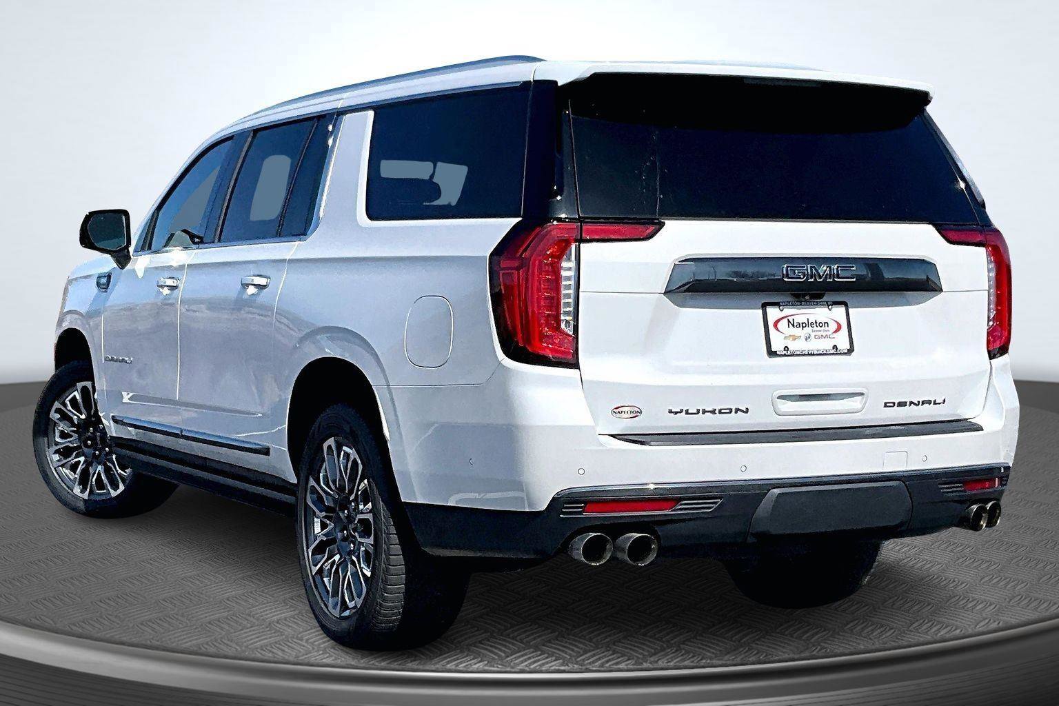 Used 2023 GMC Yukon XL Denali Ultimate image 14