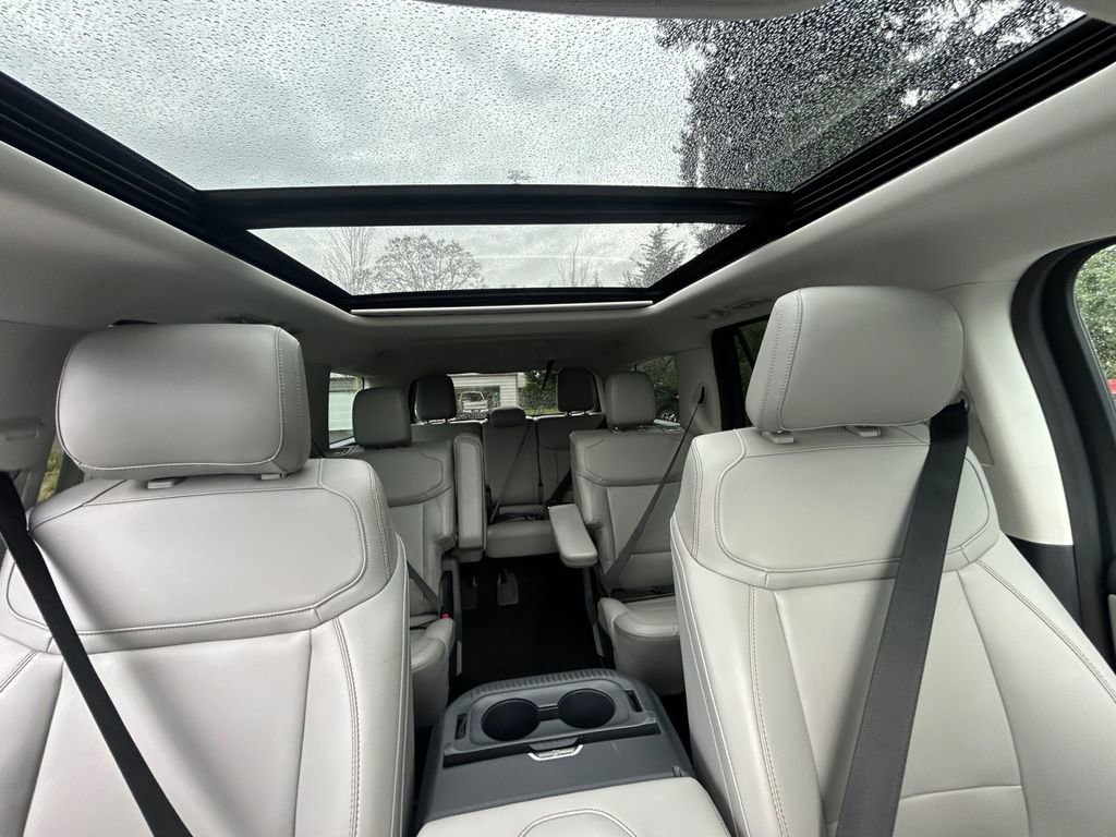 Used 2025 Ford Expedition Active image 27