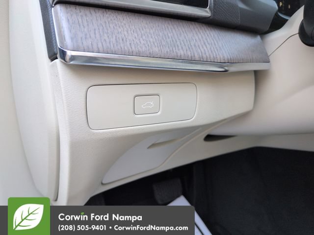 Used 2023 Volvo XC90 B5 Plus w/ Protection Package Premier AWD/4WD image 13