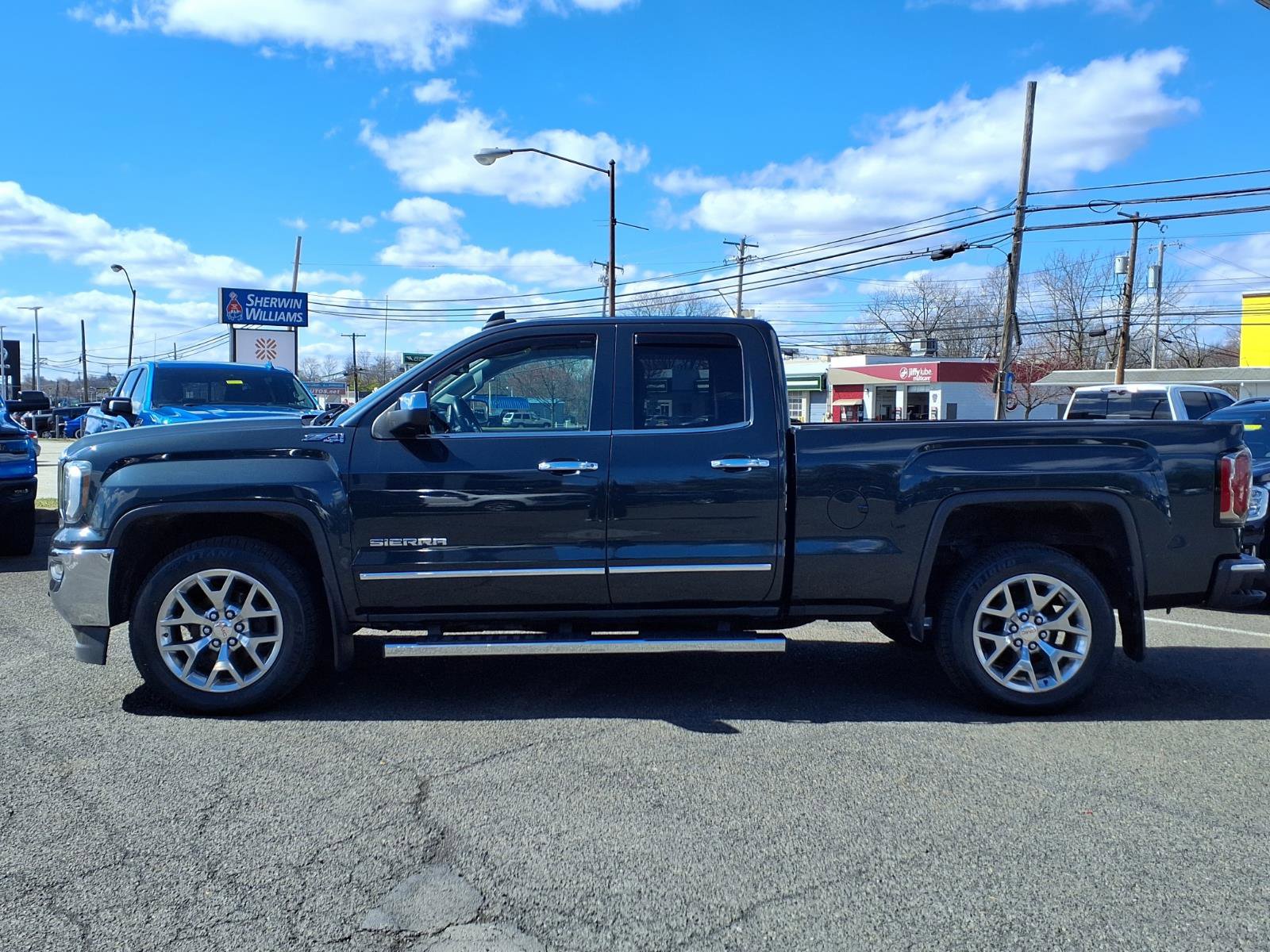 Used 2018 GMC Sierra 1500 SLT w/ SLT Premium Package image 7