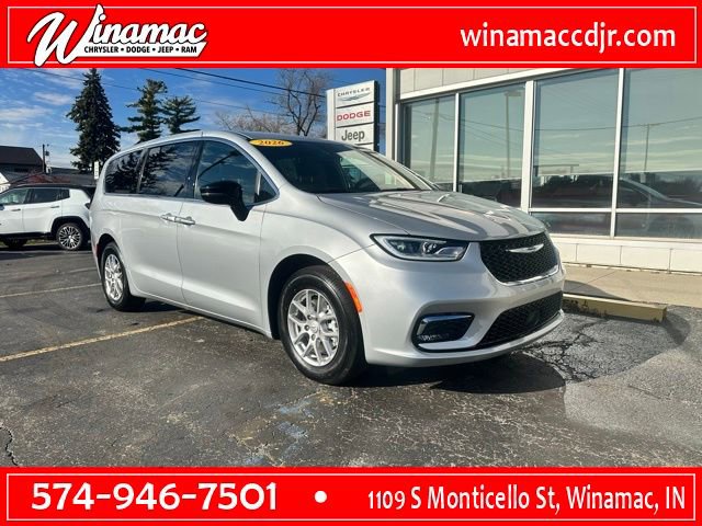 New 2026 Chrysler Pacifica Select image 1