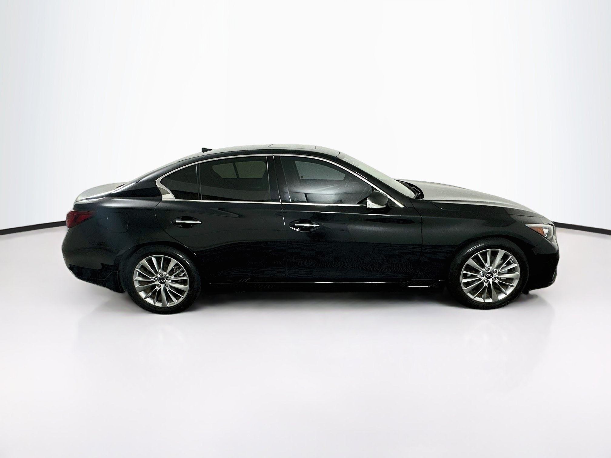 Used 2023 INFINITI Q50 Luxe w/ Cargo Package RWD image 10