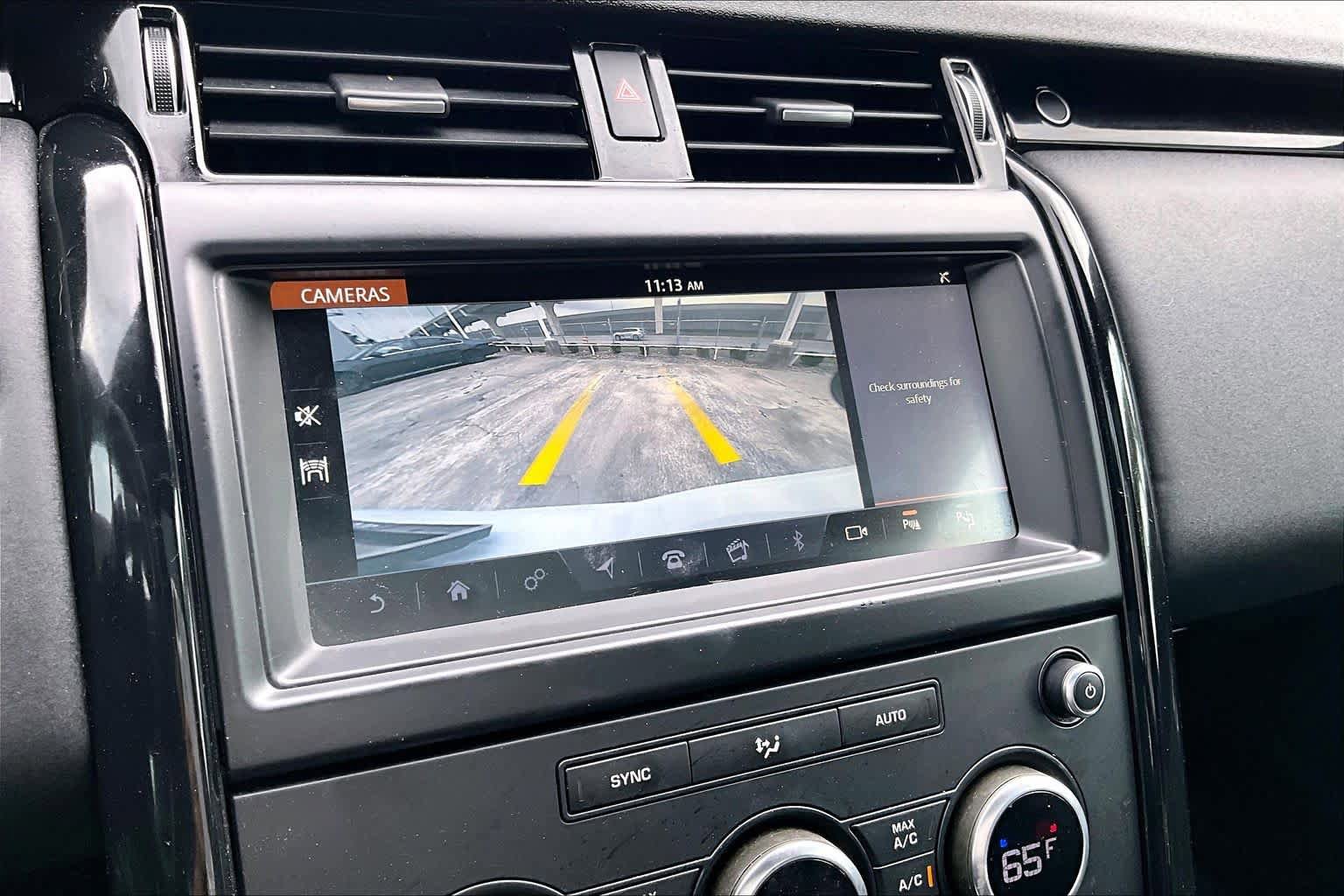 Used 2019 Land Rover Discovery SE AWD/4WD image 25