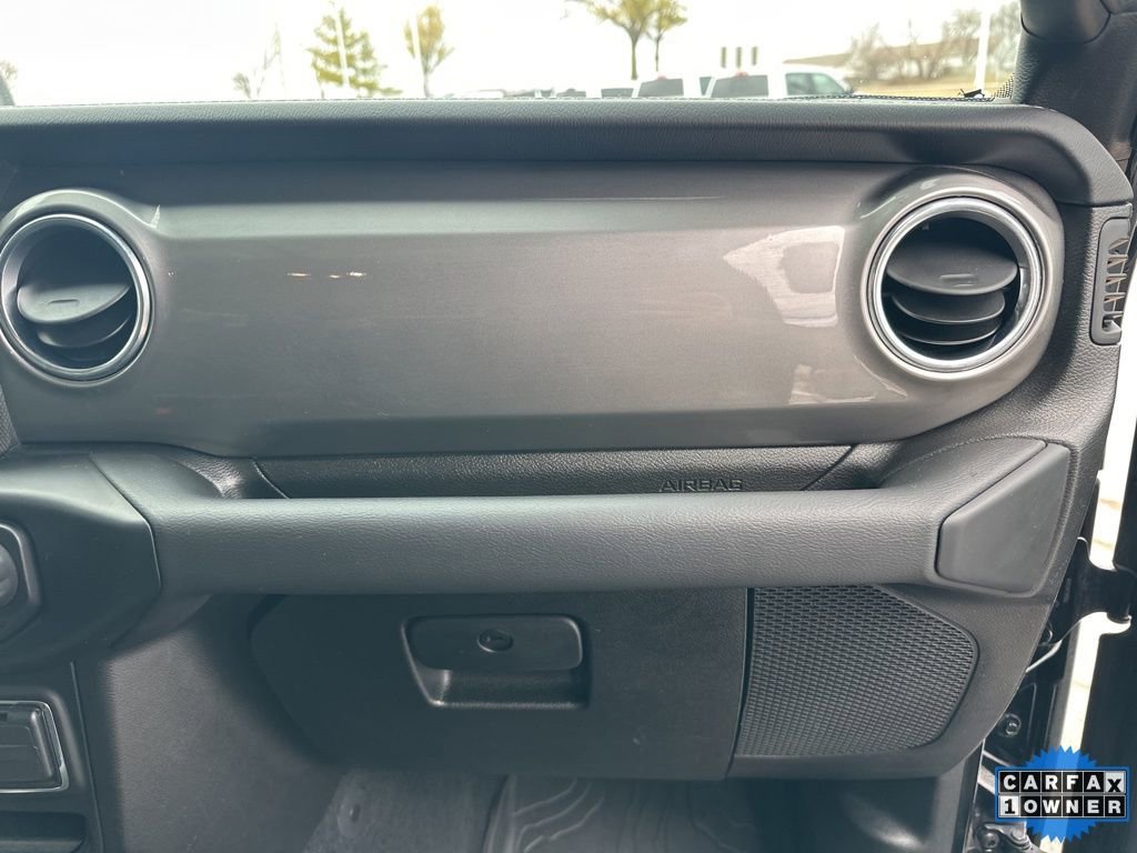 Used 2021 Jeep Wrangler Unlimited Sahara AWD/4WD image 53