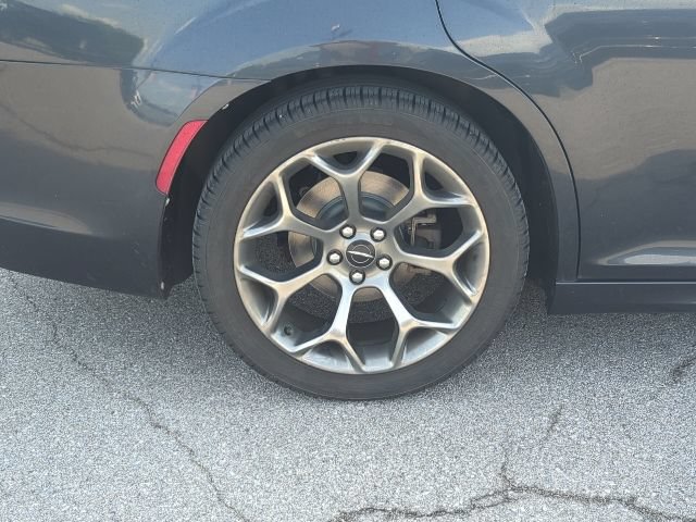 Certified 2018 Chrysler 300 S w/ 300S Premium Group RWD image 18
