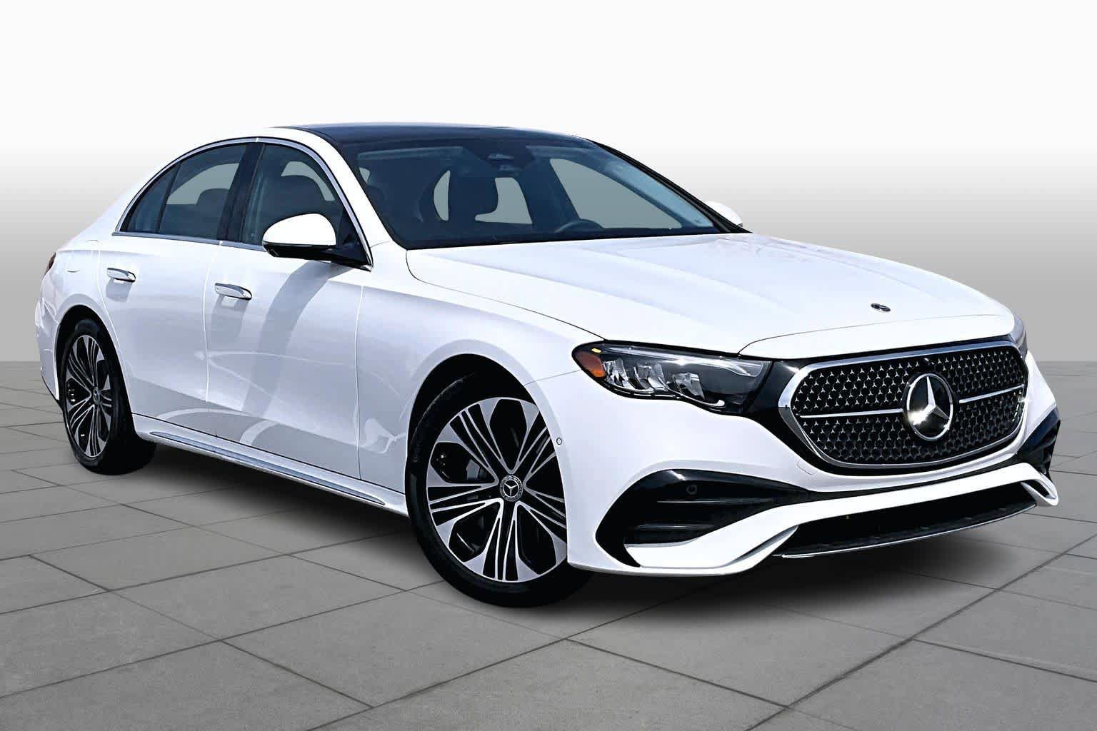 Used 2025 Mercedes-Benz E 350 4MATIC Sedan image 3