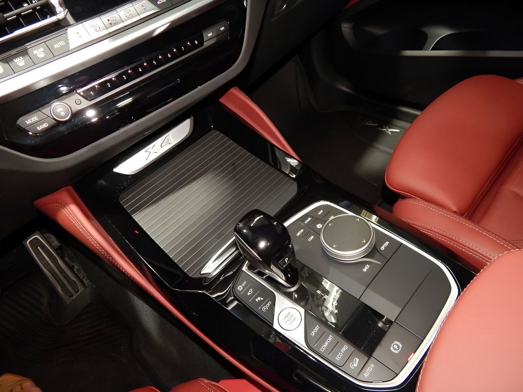 Used 2024 BMW X4 xDrive30i AWD/4WD image 19