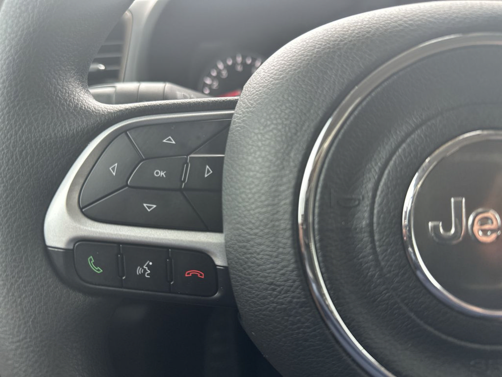 Certified 2023 Jeep Renegade Latitude AWD/4WD image 29