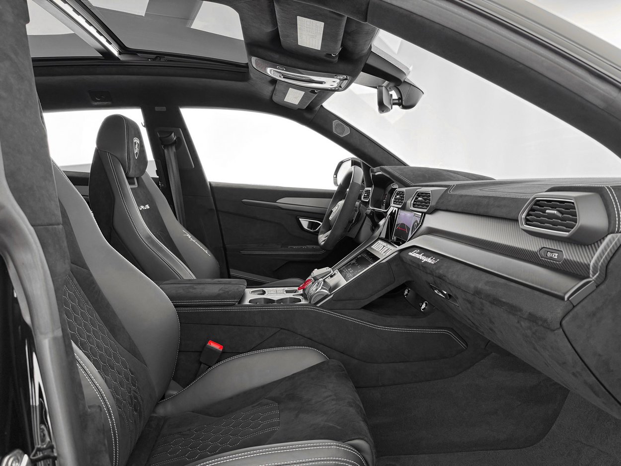 Used 2024 Lamborghini Urus Performante AWD/4WD image 24