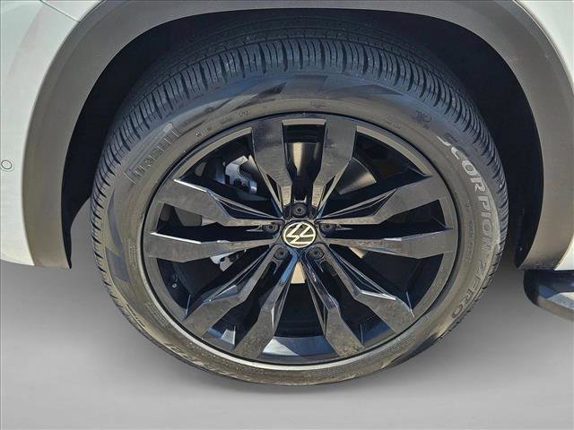 Certified 2023 Volkswagen Atlas SEL Premium AWD/4WD image 26