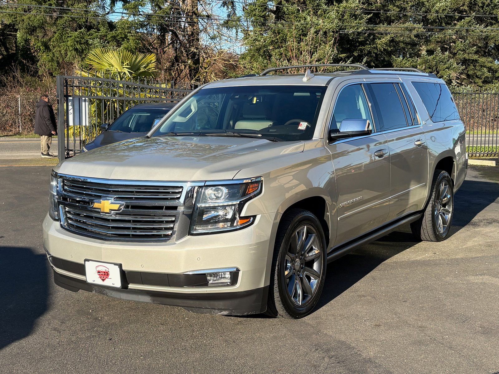 Used 2015 Chevrolet Suburban LTZ image 3