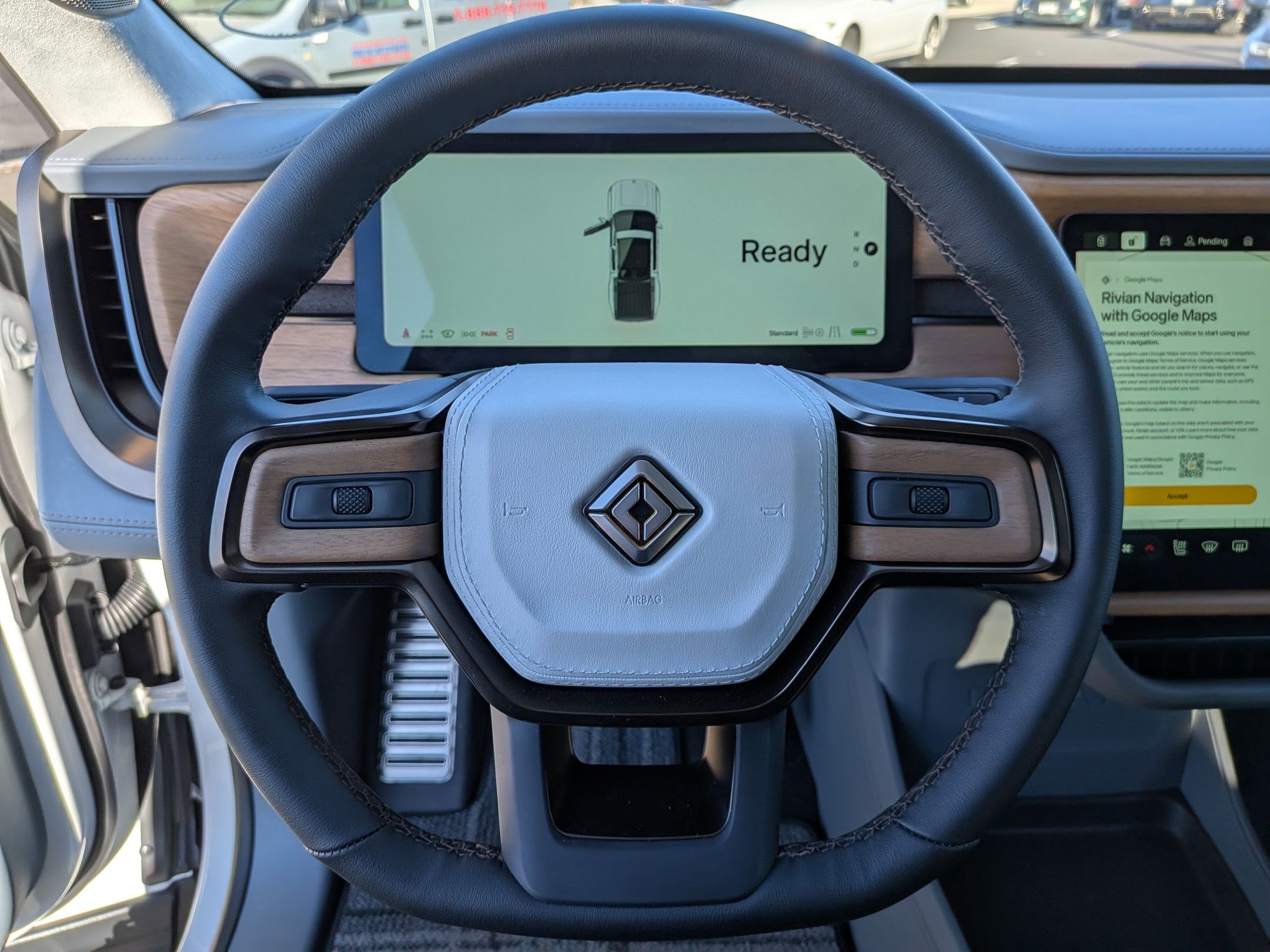 Used 2026 Rivian R1T Premium image 18