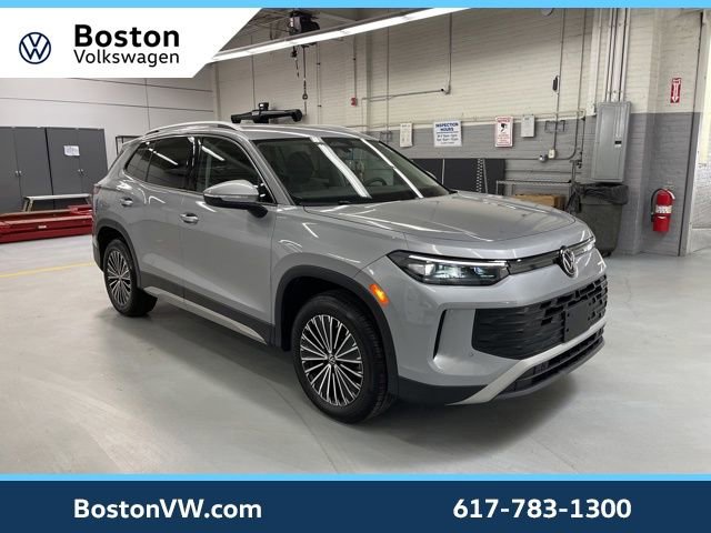 Used 2025 Volkswagen Tiguan S w/ 18" Wheel Package image 5