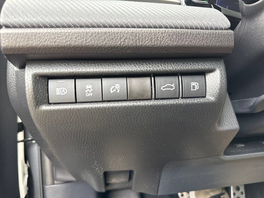 Used 2025 Toyota Camry SE FWD image 60