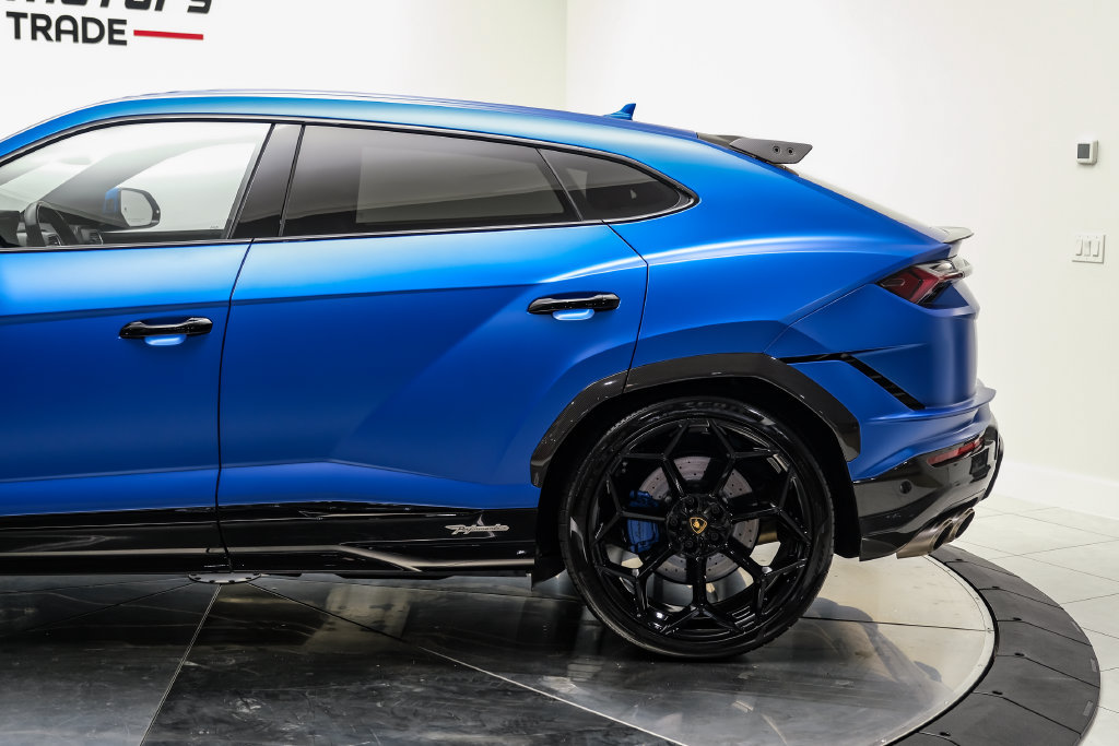 Used 2023 Lamborghini Urus Performante AWD/4WD image 14