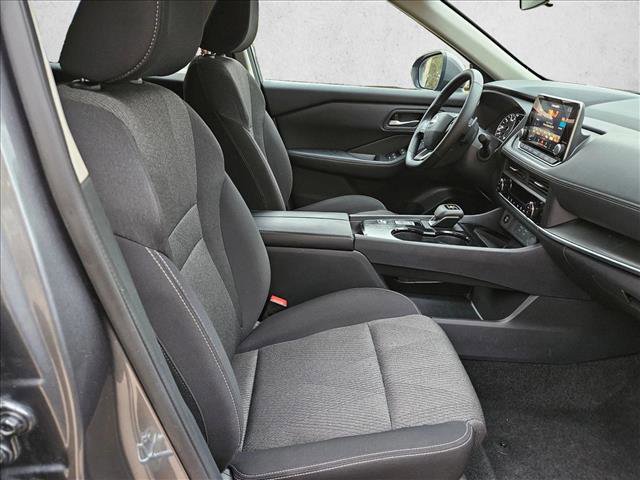 Used 2025 Nissan Rogue SV image 17