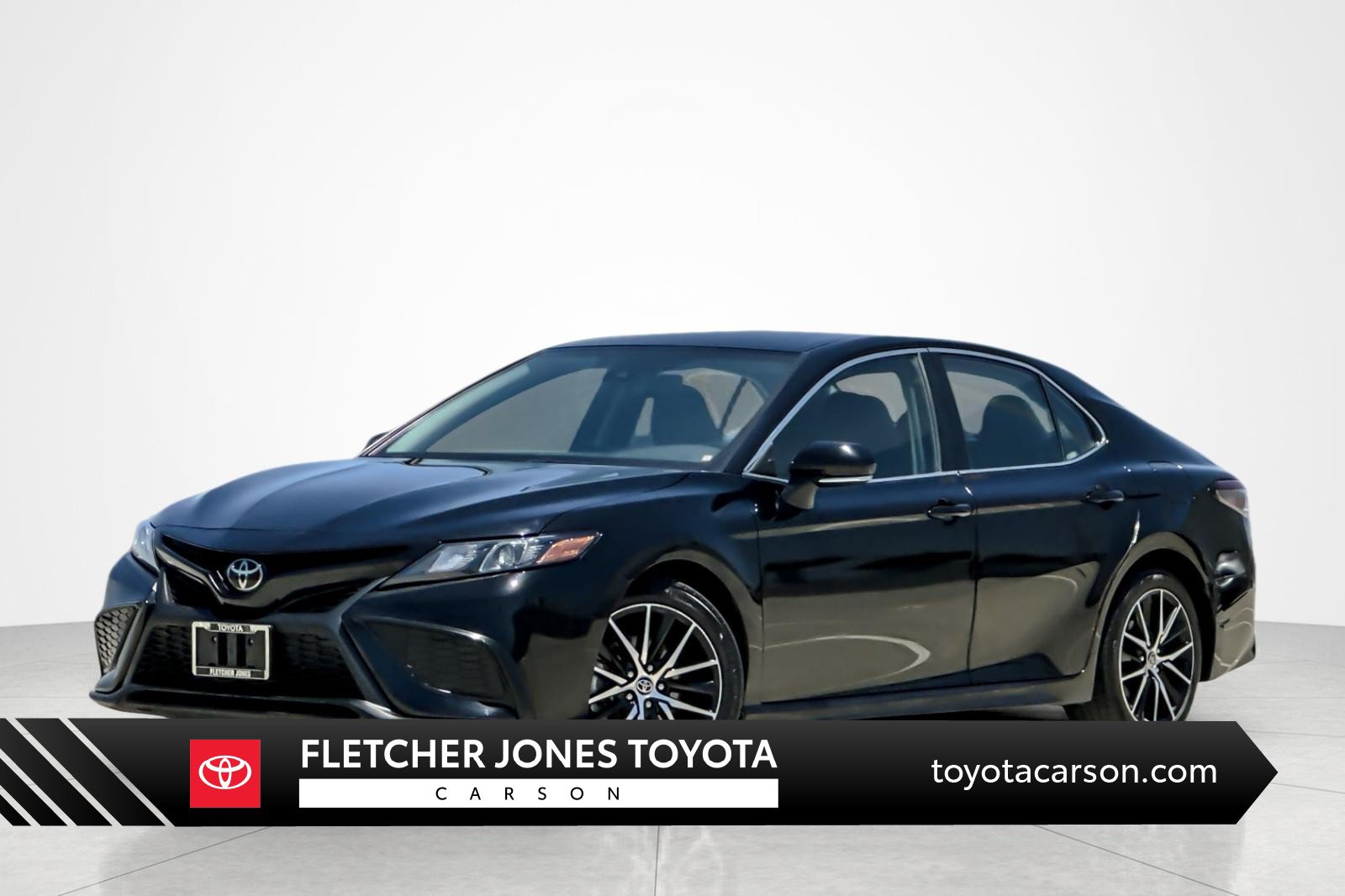 Certified 2022 Toyota Camry SE FWD image 1