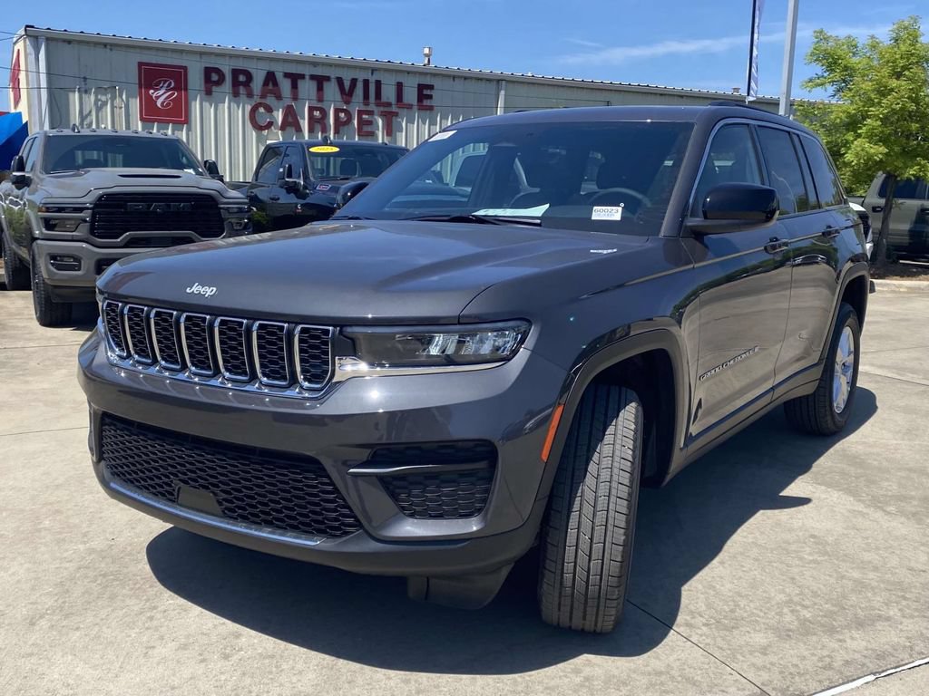 New 2026 Jeep Grand Cherokee Laredo X RWD image 3