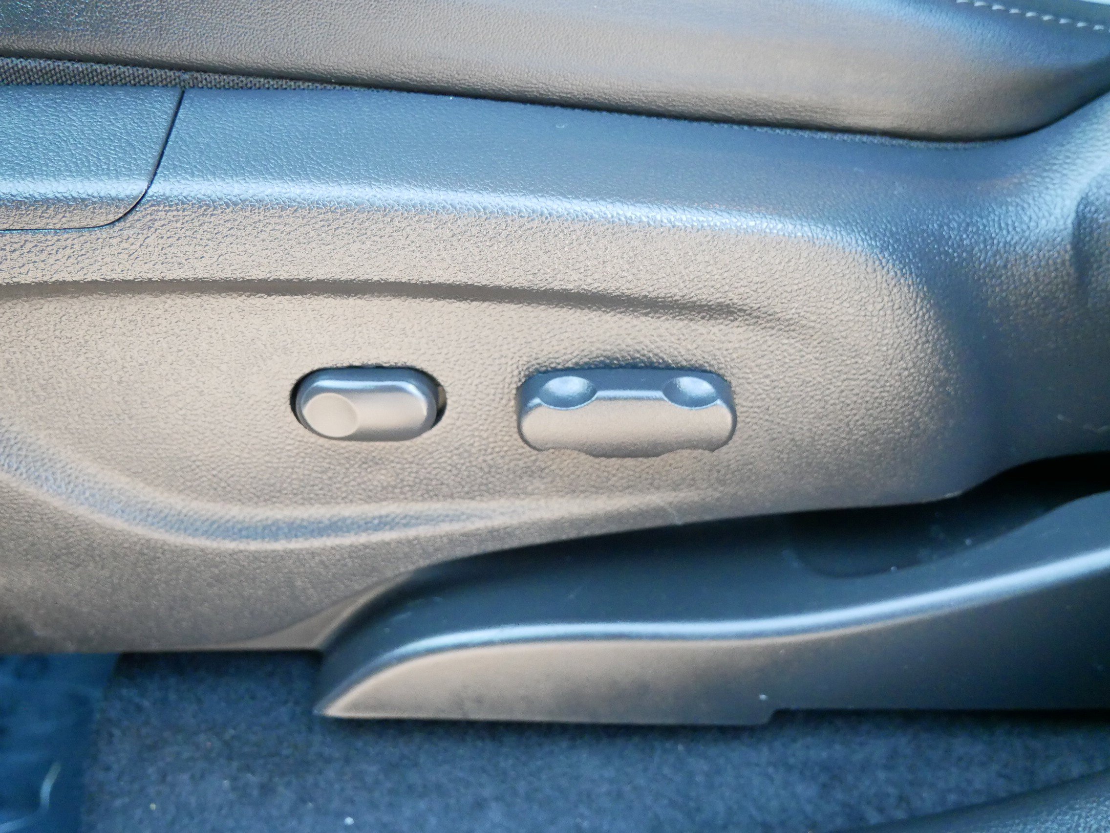 Used 2019 Buick Encore Sport Touring w/ Safety Package image 15