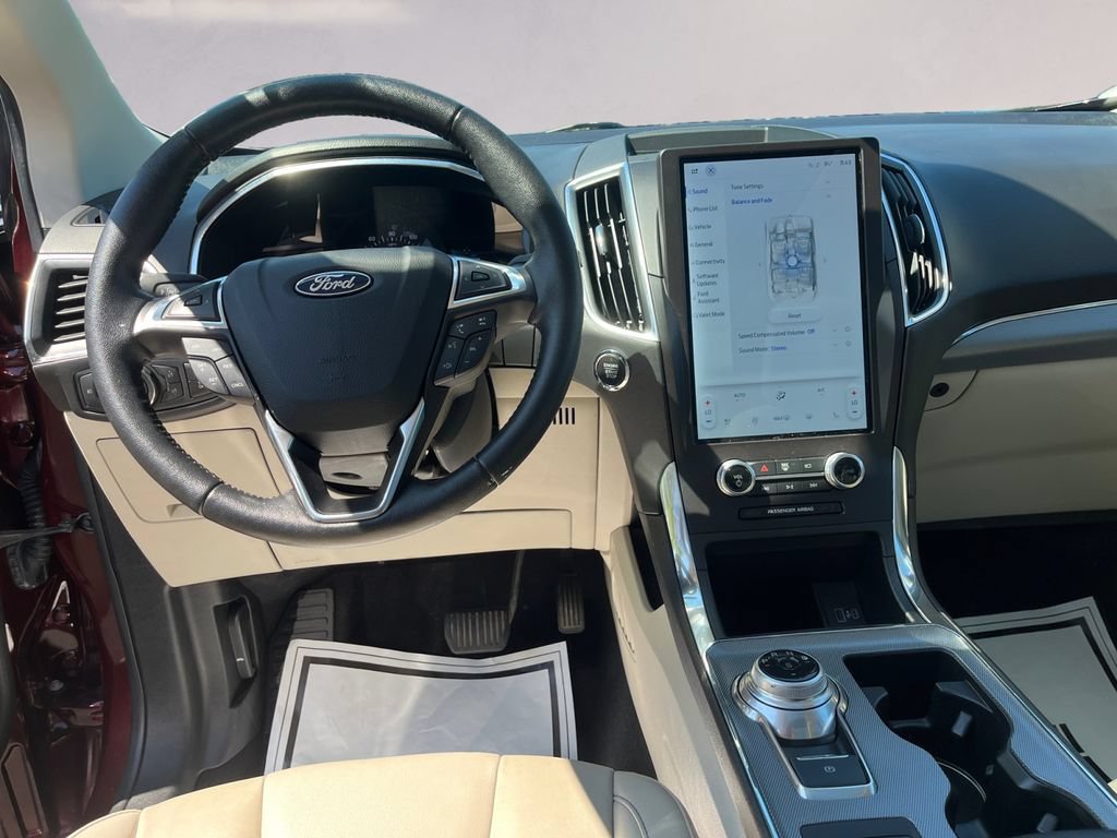 Used 2021 Ford Edge Titanium AWD/4WD image 10