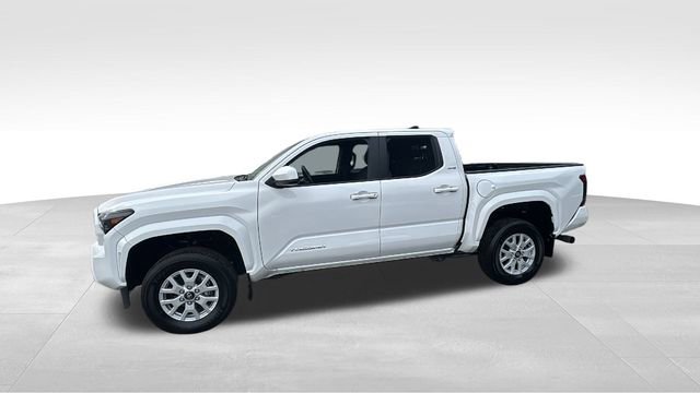 Used 2024 Toyota Tacoma SR5 image 4