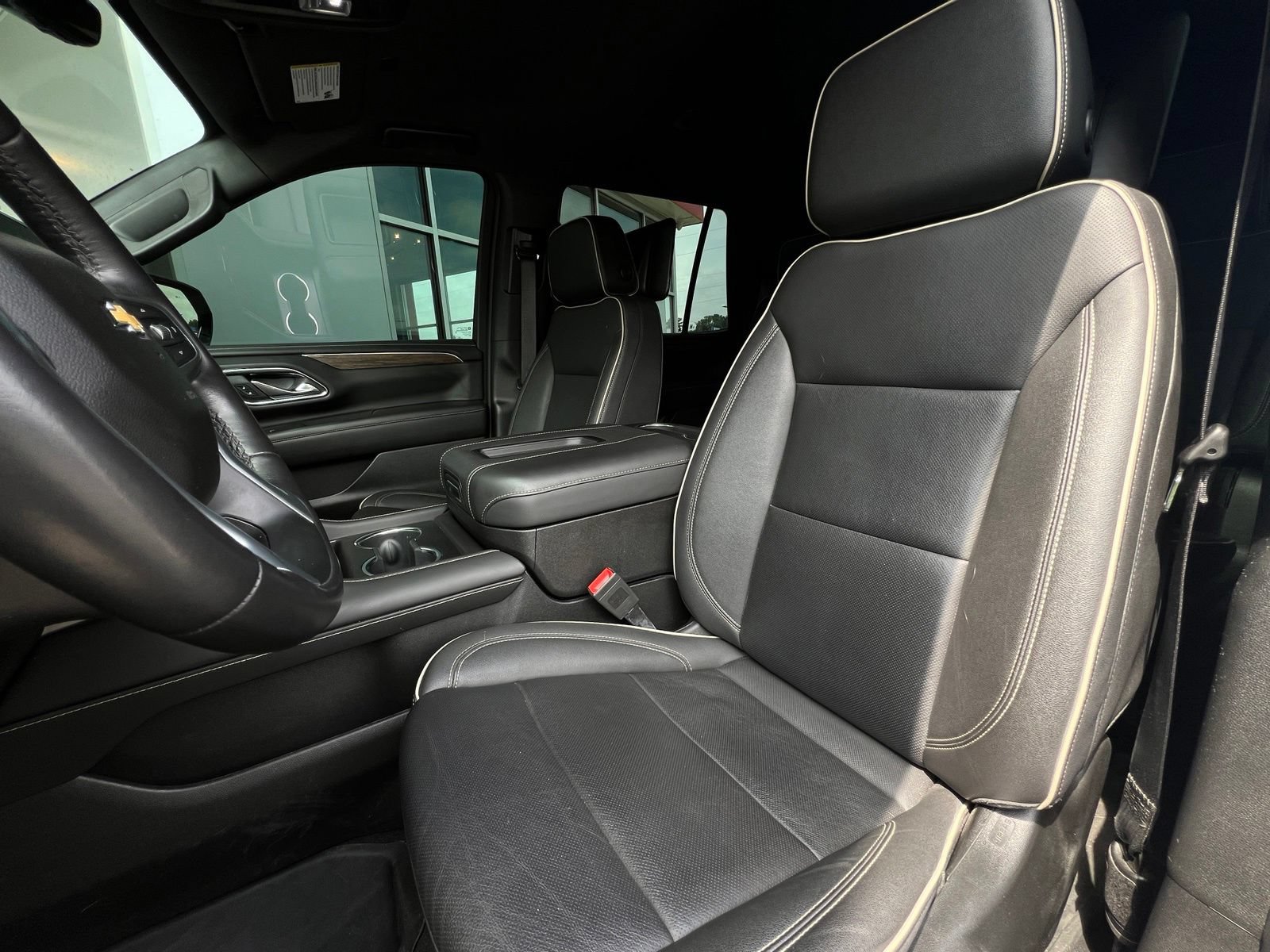 Used 2023 Chevrolet Tahoe Premier w/ Advanced Technology Package AWD/4WD image 24