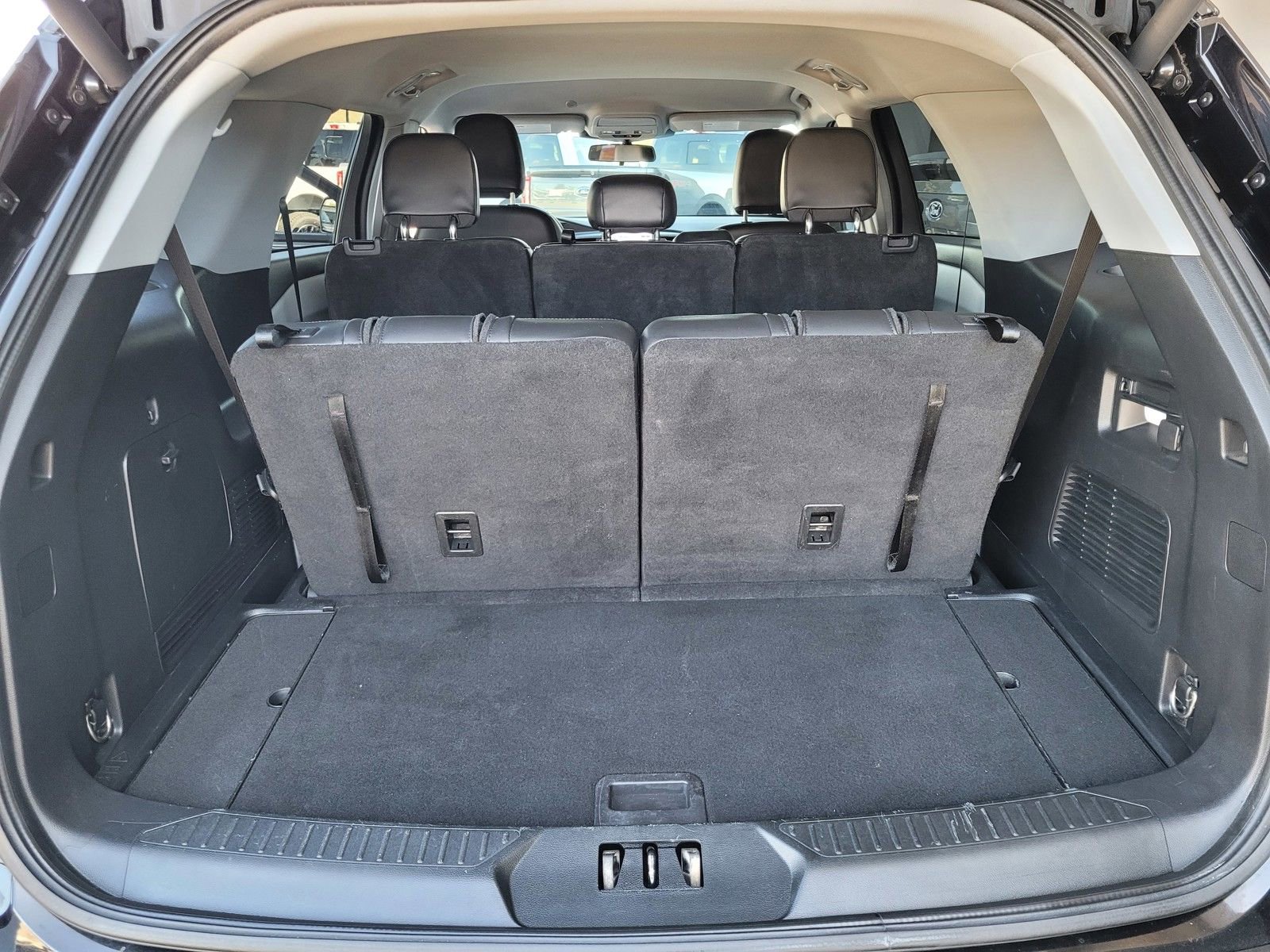 Used 2023 Ford Explorer XLT w/ Equipment Group 202A image 29