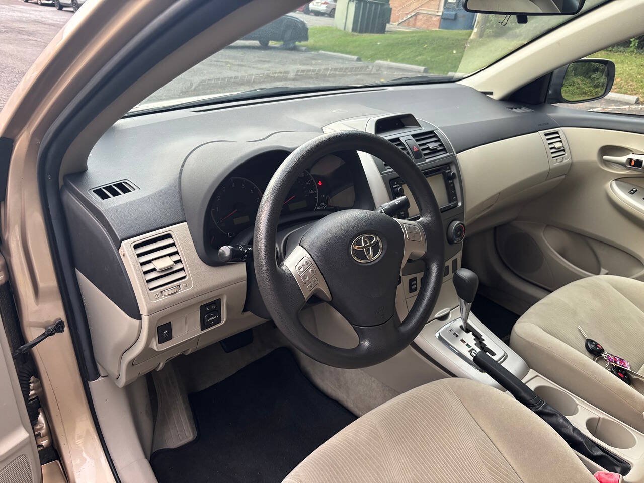 Used 2012 Toyota Corolla LE FWD image 15