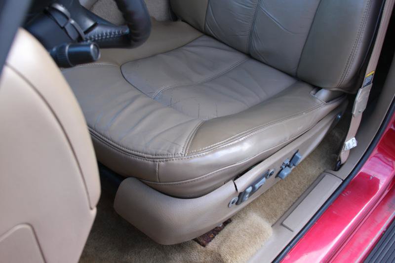 Used 2000 Oldsmobile Bravada AWD w/ Convenience Pkg I image 30