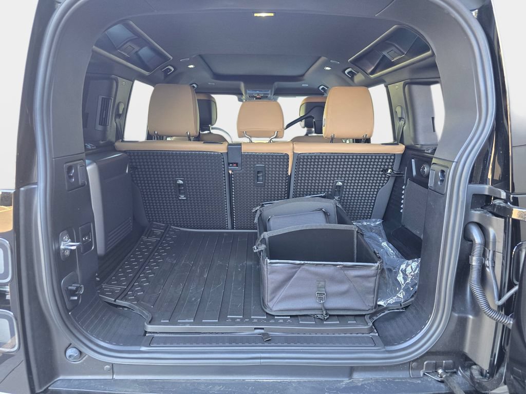 New 2026 Land Rover Defender 110 S AWD/4WD image 12