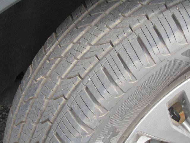 Used 2021 Ford Explorer XLT w/ Equipment Group 202A AWD/4WD image 9