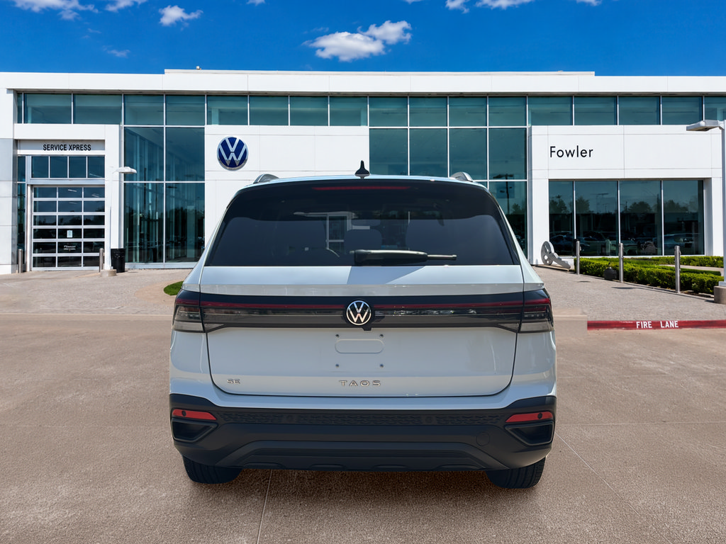 Used 2025 Volkswagen Taos SE FWD image 6