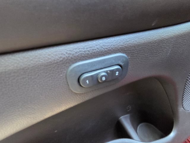 Used 2018 Jeep Grand Cherokee Overland AWD/4WD image 34