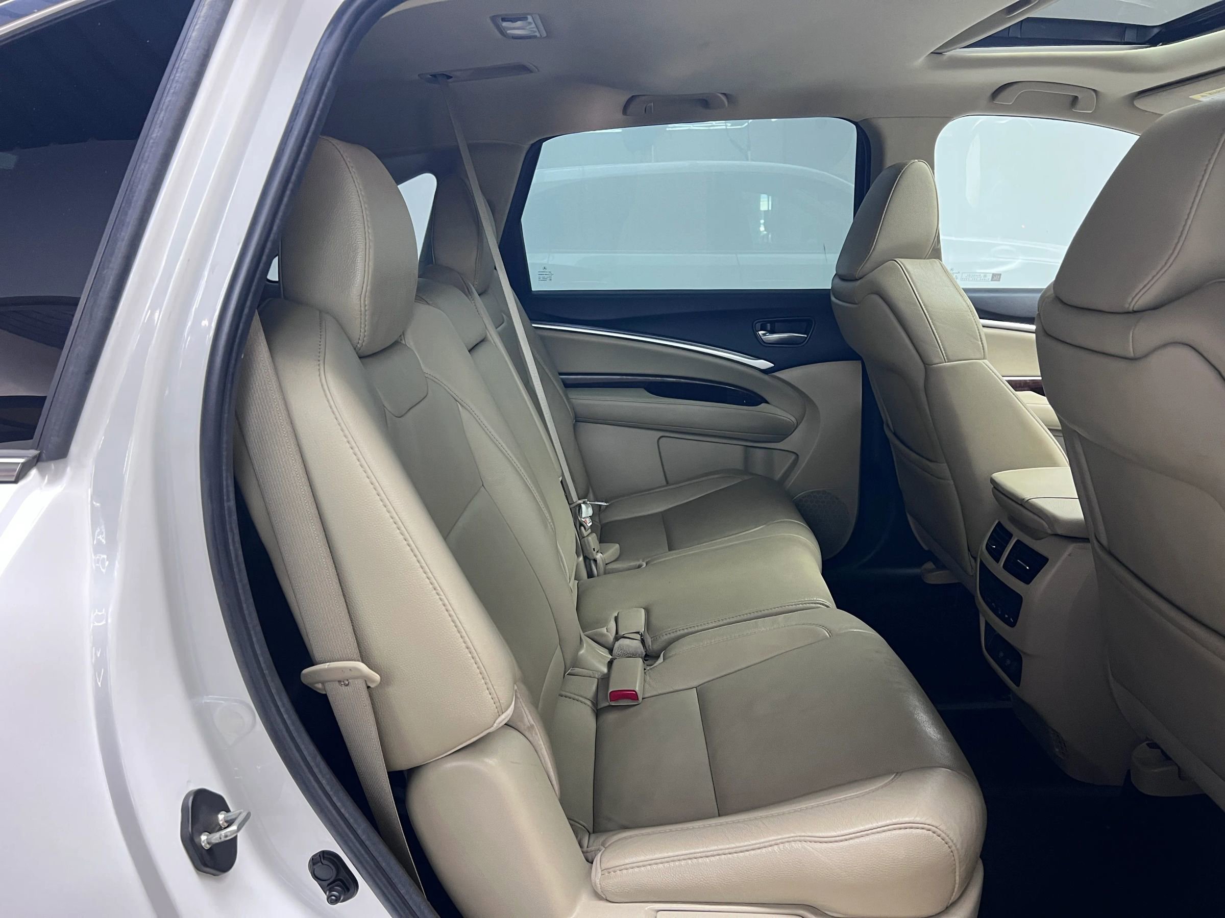 Used 2020 Acura MDX FWD image 23