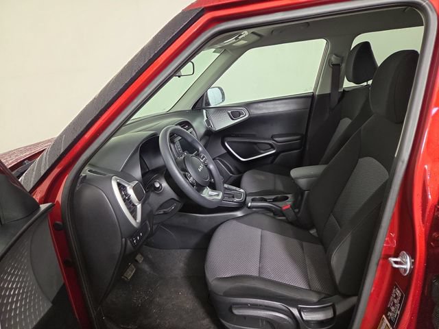 Certified 2025 Kia Soul LX w/ LX Technology Package FWD image 11