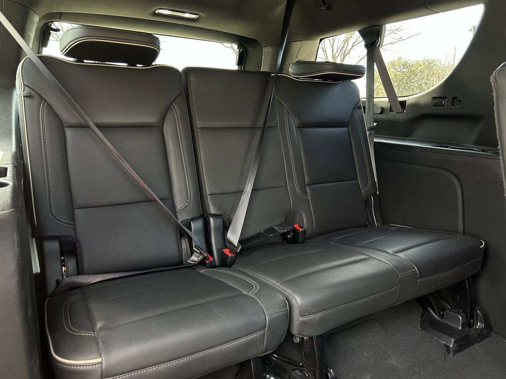 Used 2024 Chevrolet Suburban Premier AWD/4WD image 32