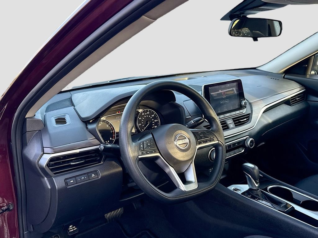 Used 2024 Nissan Altima 2.5 SV image 25