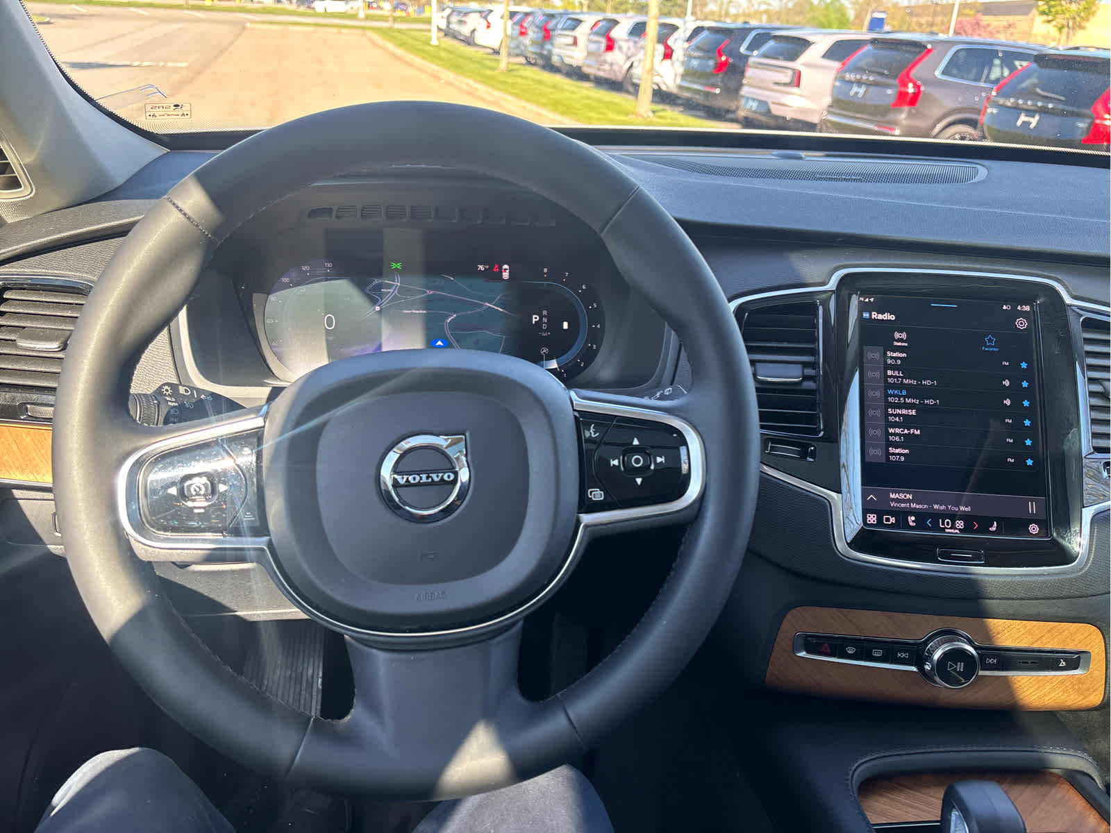 Used 2023 Volvo XC90 B6 Plus w/ Protection Package Premier AWD/4WD image 13