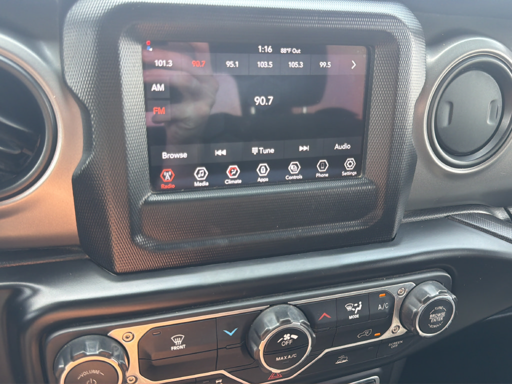 Used 2023 Jeep Wrangler Sport AWD/4WD image 19