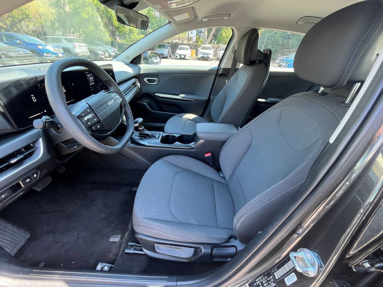 Used 2025 Kia K4 FWD image 25