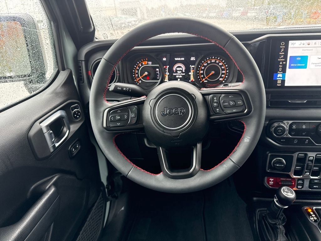 Used 2024 Jeep Wrangler Unlimited Rubicon w/ Technology Group image 14