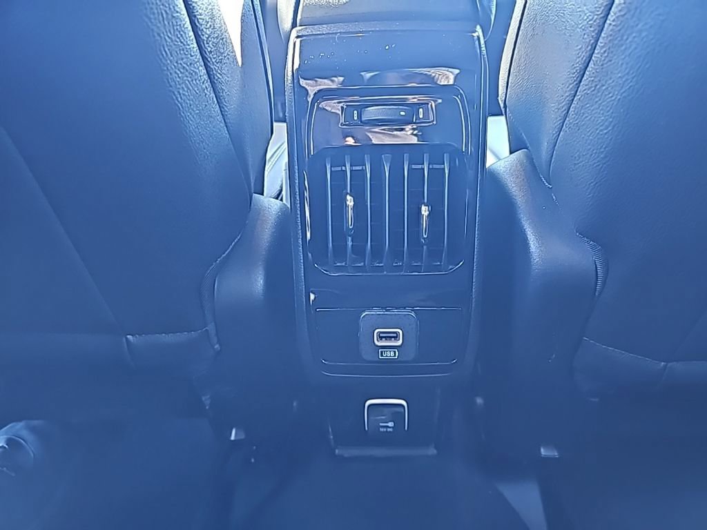 Used 2025 Jeep Compass Limited image 30