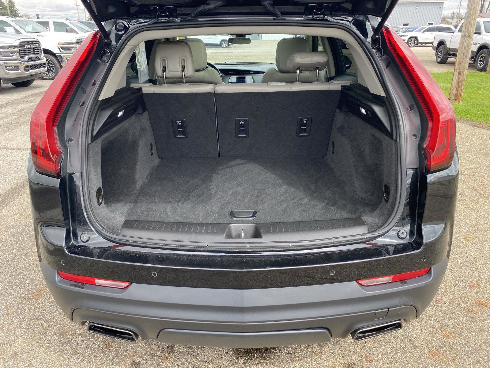 Used 2019 Cadillac XT4 Luxury w/ Cold Weather Package image 32