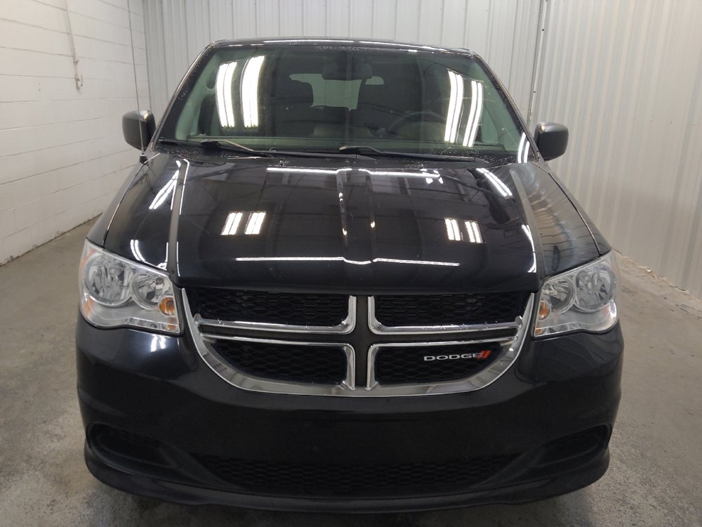 Used 2019 Dodge Grand Caravan SE FWD image 14