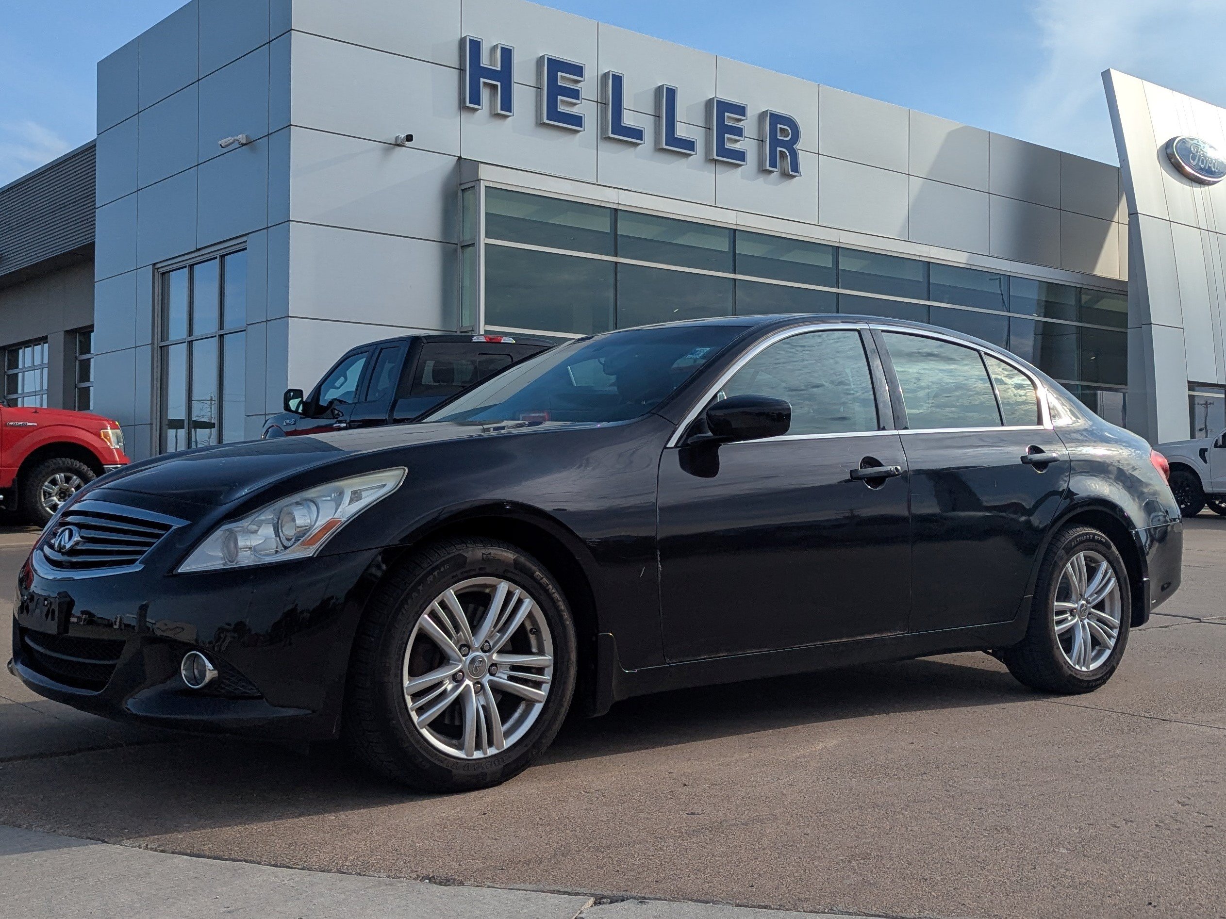 Used 2013 INFINITI G37 x Sedan w/ Premium Pkg AWD/4WD image 4