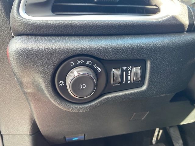 New 2026 Chrysler Pacifica Select w/ S Appearance Package FWD image 14
